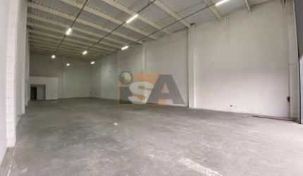 Galpão Comercial, na descida do viaduto, no bairro de Calmon Viana em Poá/SP.