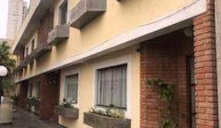 Charmoso sobrado de condomínio, próximo ao Ceret, e Shopping Anália Fco !!