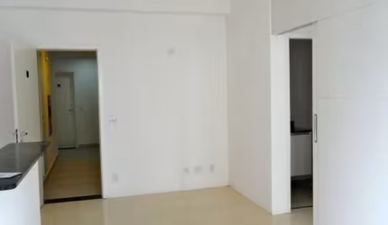 Apto próximo ao Shopping Anália Franco. Excelente planta, com ampla sacada