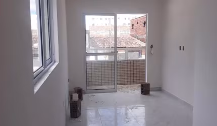 Apartamentos no cuiá com sala ampla, cozinha,  02 quartos, suíte,  WC social,  com área externa em L, ou em I, temos AP no 1° andar com área privativa