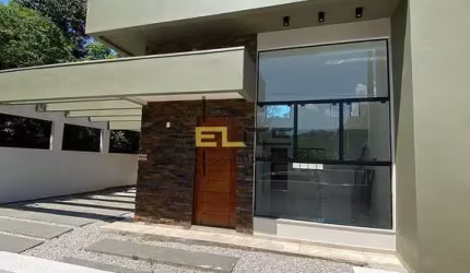 Casa à venda, de 3 dormitórios, sendo 1 suíte em Forquilhas, em São José/SC