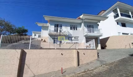 Casa à venda, de 3 dormitórios, sendo 1 suíte no Sul do Rio, em Santo Amaro da Imperatriz/SC