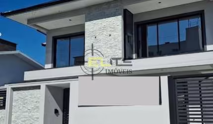 Apartamento à venda, com 03 dormitórios (sendo 01 suíte), sacada na suíte na Praia do Sonho - Palho