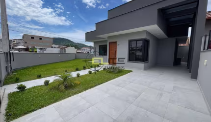 Linda casa de 3 dormitórios (com suíte) e hidromassagem, no Bela Vista, em Palhoça/SC