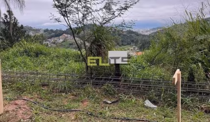 Terreno à venda, com 472m² em Potecas, em São José/SC
