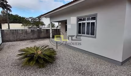 Casa à venda, com 02 dormitórios na Fazenda da Armação - Governador Celso Ramos