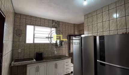 Apartamento à venda, de 2 dormitórios, sacada no Estreito, em Florianópolis/SC