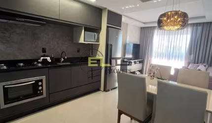 Apartamento à venda, de 2 dormitórios, sacada com churrasqueira na Pedra Branca, em Palhoça/SC