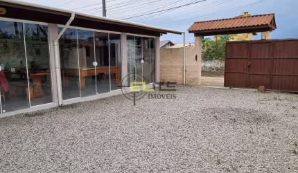 Casa de 4 dormitórios, MOBILIADA, na Passagem do Maciambu/Palhoça.