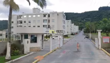 Apartamento MOBILIADO de 2 dormitórios com sacada em Fundos/Biguaçu.