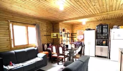 Casa de 2 dormitórios no Ribeirão da Ilha/Florianópolis.