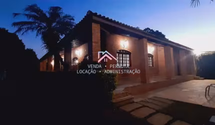 Casa em Jardim Boa Vista com 3 dormitórios 2 suítes 12 vagas excelente localização - Jundiaí COD. 28560