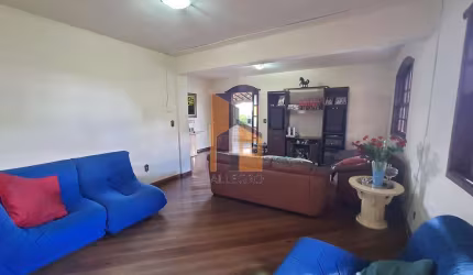 Casa com 6 quartos à venda em Belo Horizonte