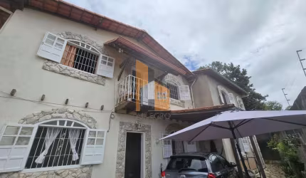 Casa com 4 quartos à venda em Santa Luzia