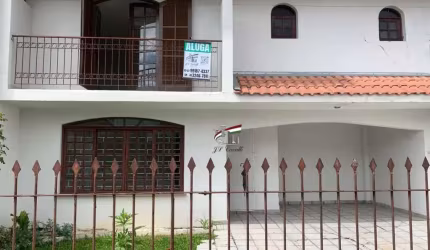 Sobrado no Novo Mundo com 3 quartos e 125m² para alugar Curitiba - SO111