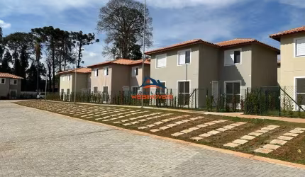 Casa para venda no condomínio Encatada, imóvel com 3 dormitórios sendo 1 suite, localizado ao lado do shopping no bairro do tijuco preto em cotia.