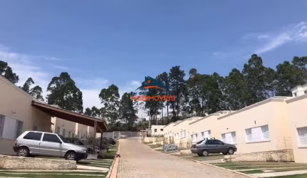Linda Casa em Condomínio à Venda em Cotia-SP, Bairro Caucaia do Alto - 3 Quartos, 2 Salas, 1 Banheiro, 2 Vagas - Imperdível!