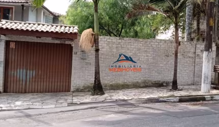 Imperdível: Casa à venda em Cotia-SP na Vila Jovina - 3 quartos, 2 suítes, 2 salas, 3 banheiros, 4 vagas de garagem. Confira!