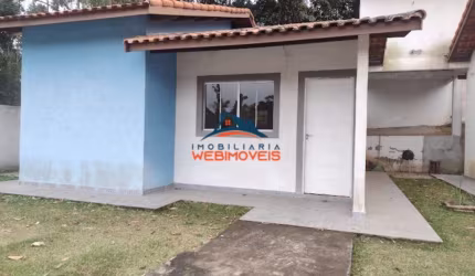 Casa à venda em condomínio fechado  Imóvel com:- 2 dormitórios- Sala de estar-Sala de jantar- Cozinha- Área de serviço- Lavabo- 2 banheiros- Quintal.