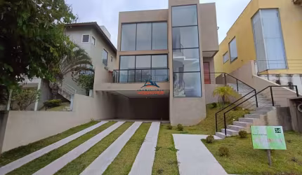 Imperdível oportunidade de adquirir casa em condomínio com 3 quartos e 3 suítes em Cotia-SP, no Jardim Caiapiá!