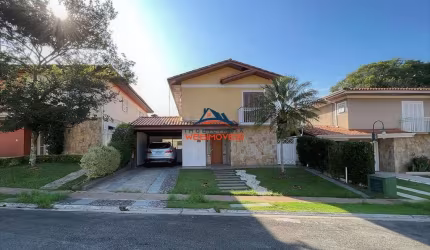 Casa de alto padrão em condomínio no São Paulo II, Cotia-SP: 4 quartos, 2 suítes, 2 salas, 5 banheiros, 4 vagas, 360m².