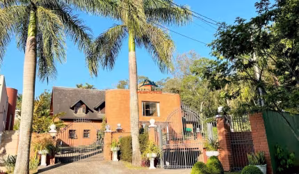 Casa em condomínio fechado com 4 quartos à venda na Rua Saxão, 343, Jardim Passárgada I, Cotia por R$ 2.800.000