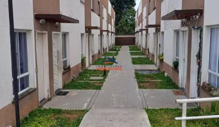 Casa em Condomínio à Venda em Cotia-SP, Bairro Água Espraiada: 2 quartos, 2 salas, 2 banheiros, 1 vaga de garagem, 49m².