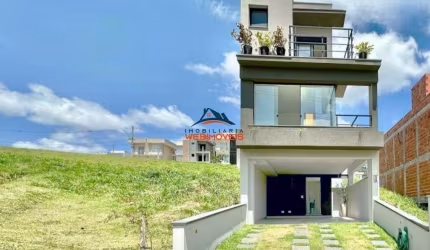 Casa em Condomínio à Venda em Cotia-SP, Bairro das Pedras! 3 Quartos, 1 Suíte, 2 Salas, 3 Banheiros, 4 Vagas, 137m²!