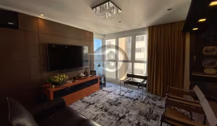 LINDO APARTAMENTO REFOMADO, VISTA MAR