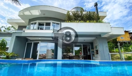 Casa de luxo em condomínio fechado