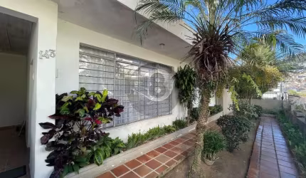 Casa 4 dormitórios sendo 2 suítes 2 vagas