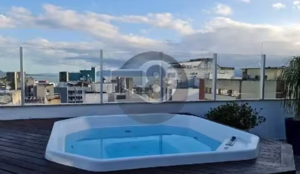 Cobertura no Centro a venda com 2 suítes!