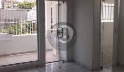 Casa dois pavimentos na Av. Rio Branco, Centro!