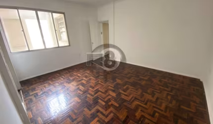 Centro, 3 Quartos, 2 banheiros, 1 Vaga!
