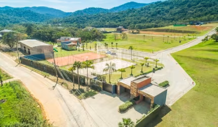 Terreno à venda na Área Rural de Camboriú, Camboriú  por R$ 700.000