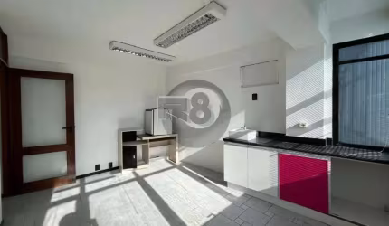 Oportunidade! Sala Comercial 42m²  Centro. SOL !!!