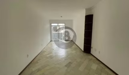 Apartamento amplo, ótima localização