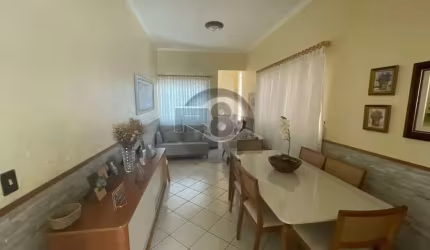 Casa no Centro 3 quartos e uma vaga