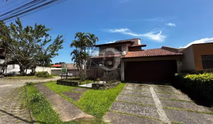 CASA EM AMPLO TERRENO