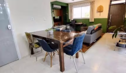 Ampla Casa com 2 Dorms, 3 Vagas e 97m² Privativos!