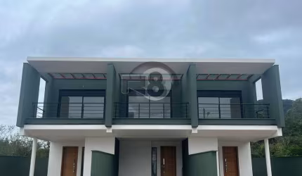 Excelente Casa de 3 Dormitórios Ribeirão da Ilha!