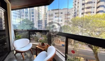 Amplo apartamento de 4 dorms, 2 vagas!