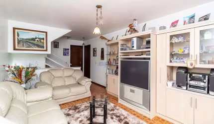 Sobrado à venda em Curitiba, Capão da Imbuia, com 4 quartos, com 182.85 m²