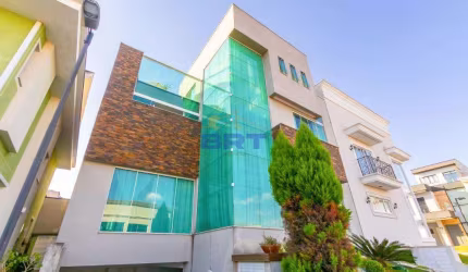 Casa à venda em Curitiba, Bairro Alto, com 03 quartos, com 318.23 m²