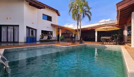 Imperdível oportunidade de investimento! Casa à venda em Santa Bárbara D'Oeste-SP, Residencial Furlan: 4 quartos, 1 suíte, 3 salas, 4 banheiros, 2 vagas de garagem, 390m².