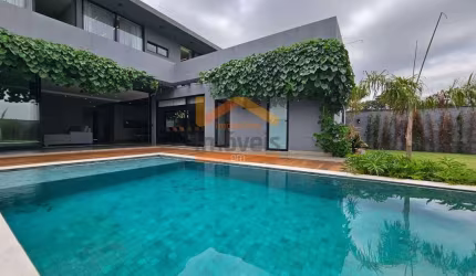 Luxuosa Casa em Condomínio à Venda em Nova Odessa-SP, Parque Fortaleza: 4 quartos, 3 suítes, 5 banheiros, 4 vagas, 350m²!