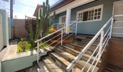 Imperdível oportunidade! Casa à venda em Americana-SP, na Vila Cordenonsi, com 3 quartos, 1 suíte, 3 banheiros, 2 vagas de garagem e 168m² de área