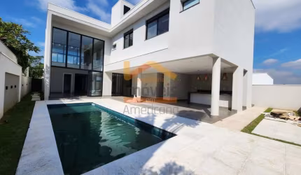 Casa de alto padrão em condomínio - 3 quartos, 1 suíte, 3 salas, 4 banheiros, 4 vagas de garagem - Americana-SP, Jardim Villagio.