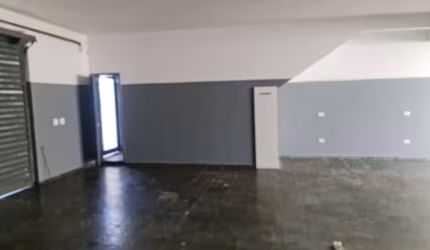 Salão Comercial de 150m² com 2 Banheiros e 3 Vagas de Garagem para Locação em Americana-SP, na Chácara Girassol