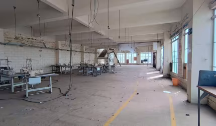Salão Comercial de Alto Padrão na Vila Dainese, Americana-SP: 10 Salas, 20 Banheiros, 4 Vagas, 2.400m² de Área. Venha Conferir!